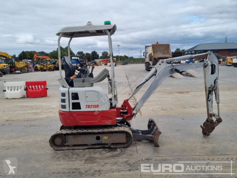 Escavadora Takeuchi TB215