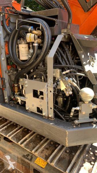 Excavadora Hitachi ZX 135US-6
