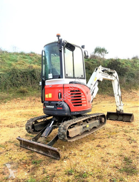 Escavatore Yanmar 3 GODETS VIO26-6