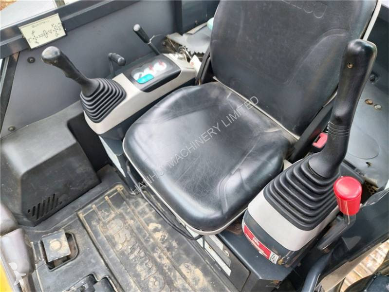 Excavator Komatsu PC40MR-3