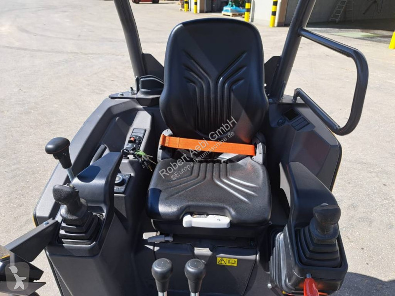 Escavadora Volvo JECR18E