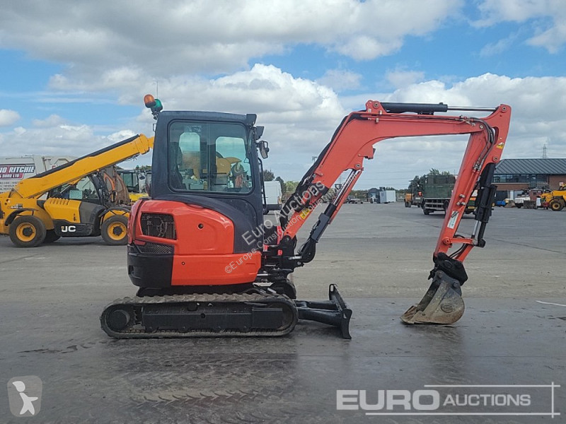 Lopatový nakládač Kubota U36-4
