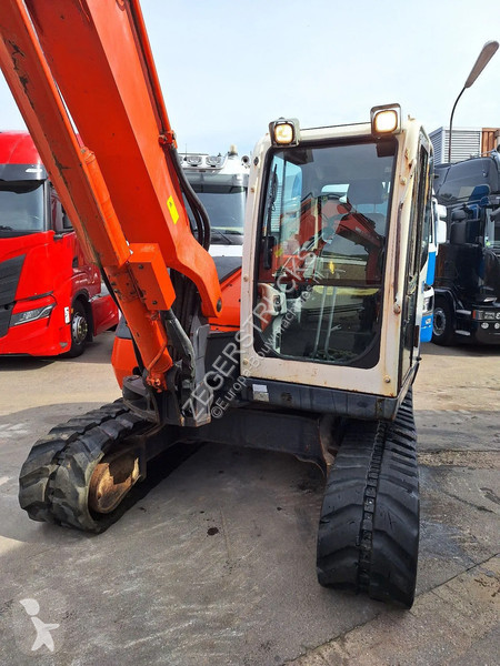 Escavadora Kubota KX080
