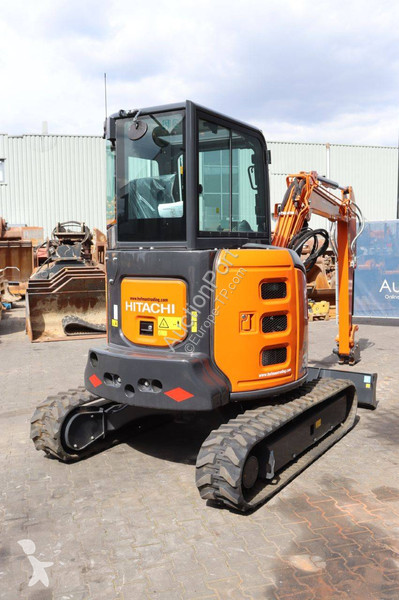 Escavadora Hitachi ZX38U-6 CLR