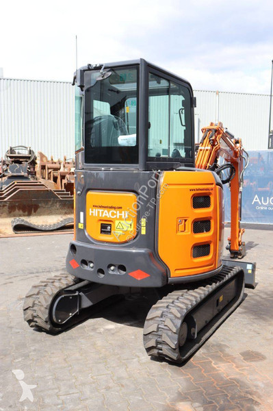 Escavadora Hitachi ZX33U-6 CLR