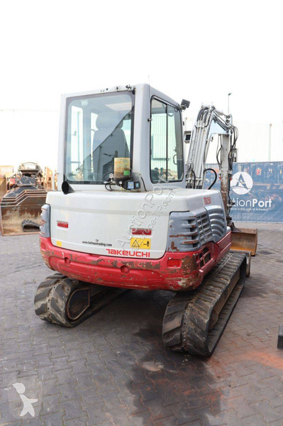 Escavatore Takeuchi