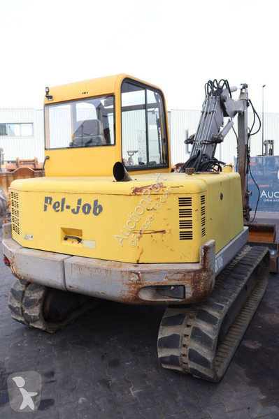 Escavadora Pel Job 233