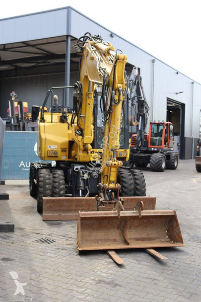Excavator Komatsu PW118MR-11