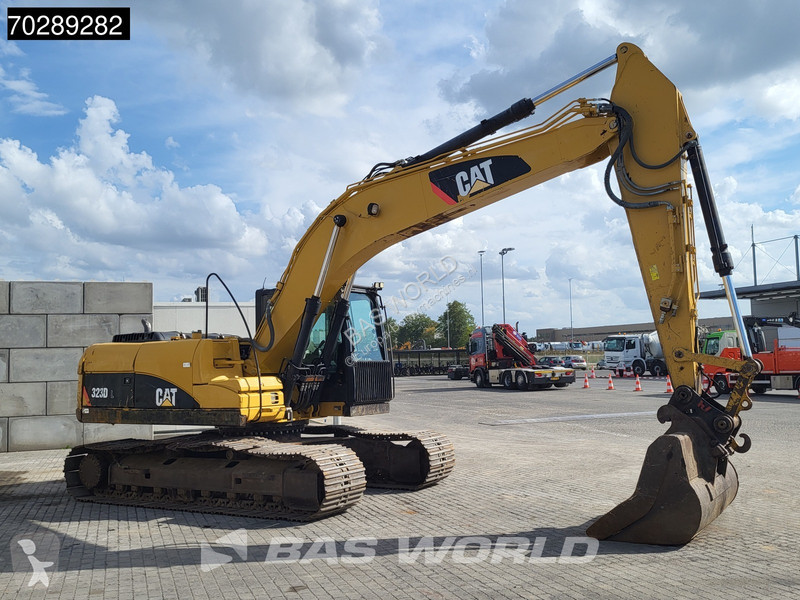 Excavator Caterpillar L