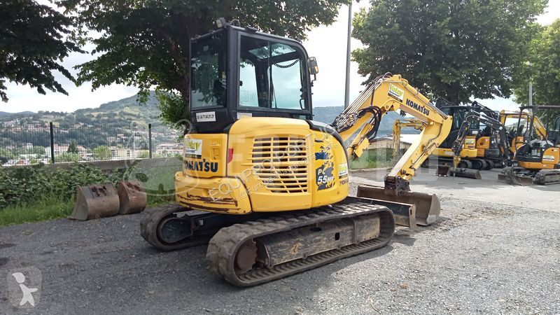Escavadora Komatsu PC55MR-5E0 with 3 buckets