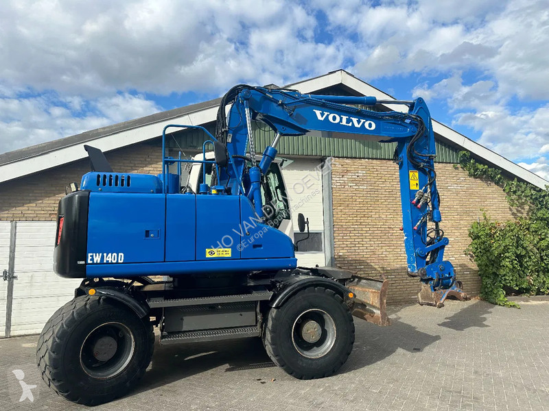 Excavadora Volvo