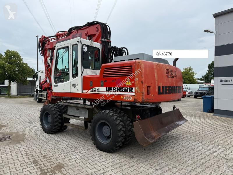 Excavator Liebherr A924