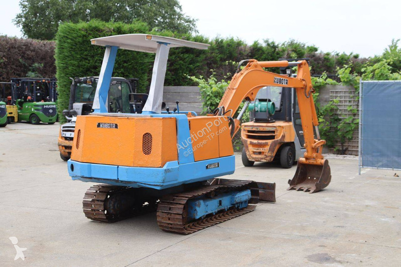 Excavadora Kubota KH-033