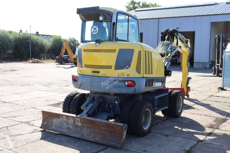 جرافة Neuson EW65