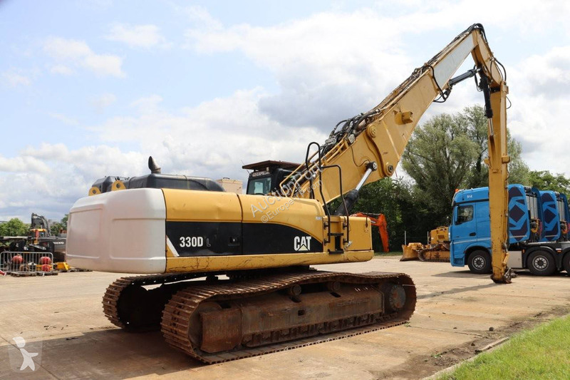 جرافة Caterpillar UHD