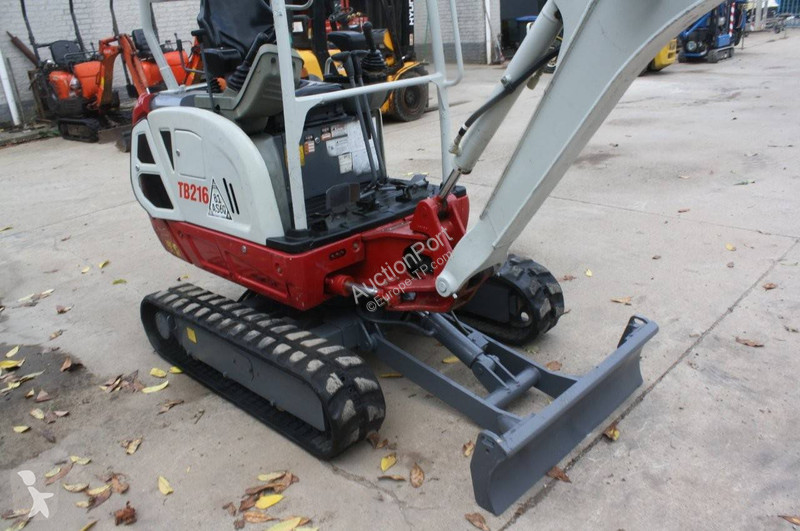 Graafmachine Takeuchi TB216