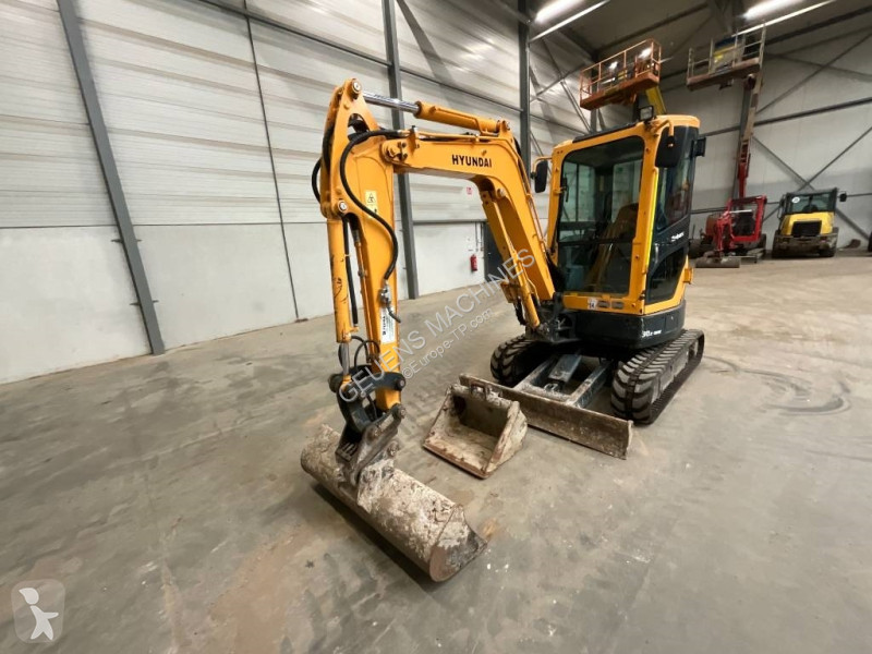 Escavadora Hyundai Robex 30 Z-9 AK