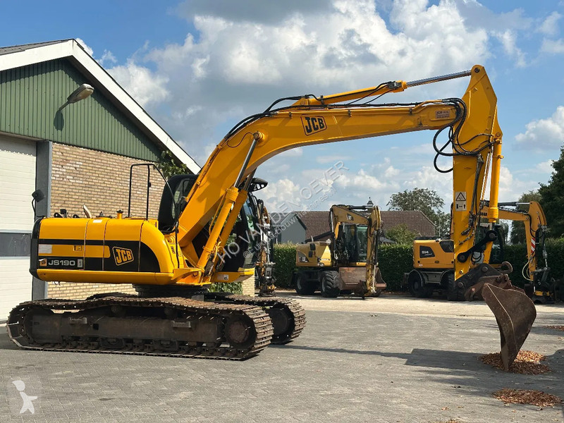 Lopatový nakládač JCB JS190