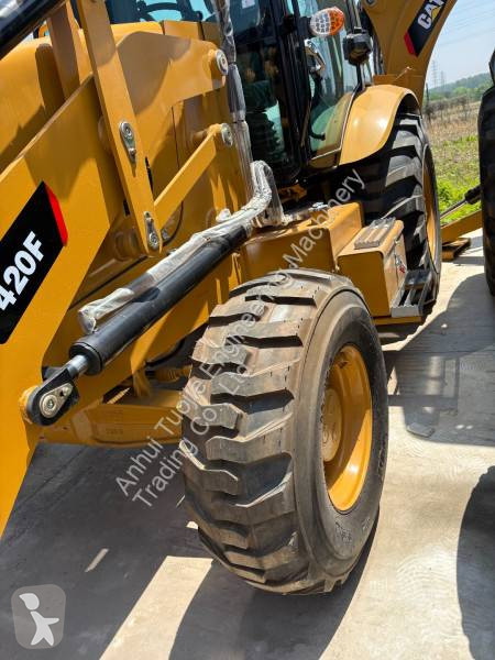 جرافة Caterpillar 420F