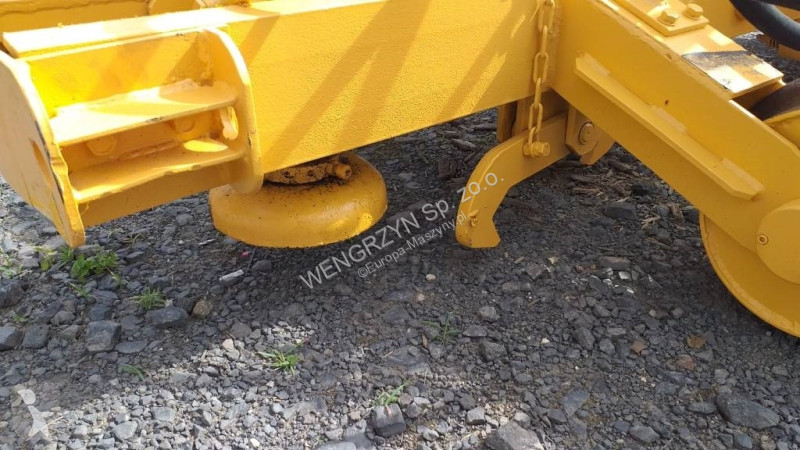 Rýpadlo  SAMOJEZDNY PODNOŚNIK TORU KOLEJOWEGO