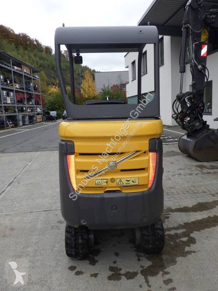 جرافة Volvo EC 15 C