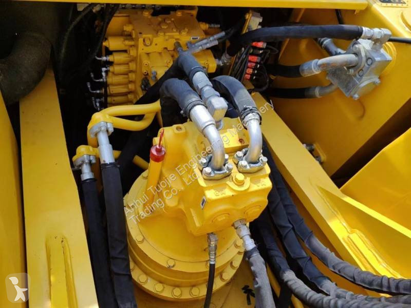 جرافة Komatsu