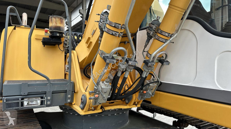 جرافة Liebherr R317