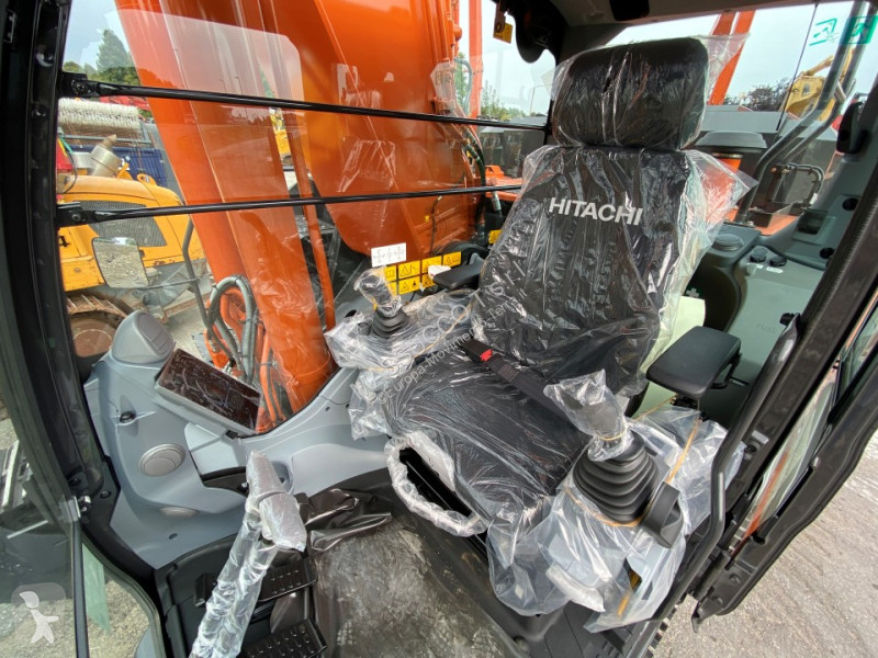 Rýpadlo Hitachi 7