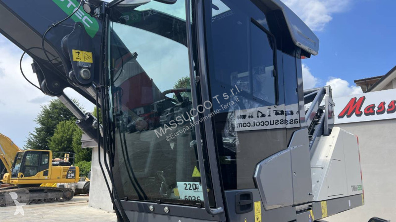 جرافة Terex TWH 220 S5