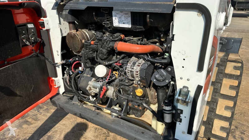 Lopatový nakládač Bobcat T590