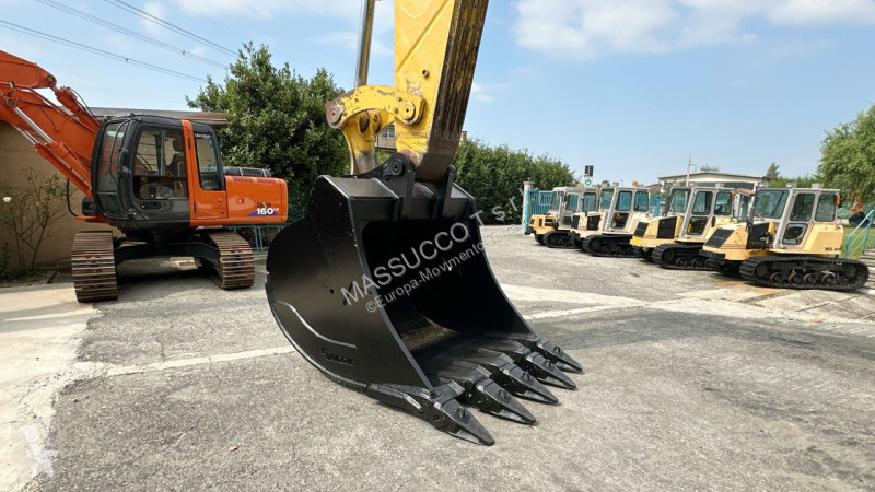 Rýpadlo Komatsu PC700 LC8E0