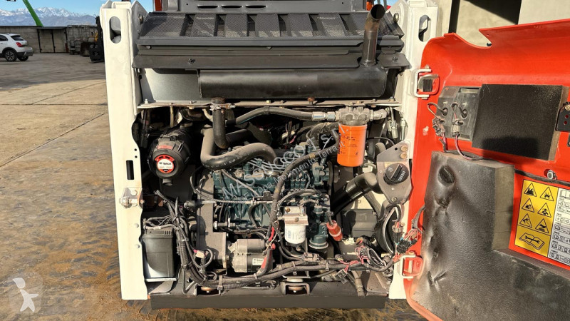 Lopatový nakládač Bobcat S100 4X4