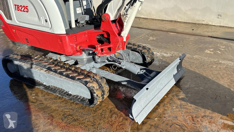 Rýpadlo Takeuchi TB225