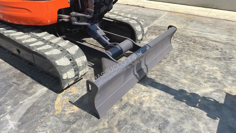 جرافة Kubota U48-4