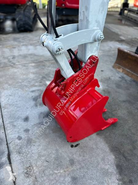 Rýpadlo Takeuchi TB230