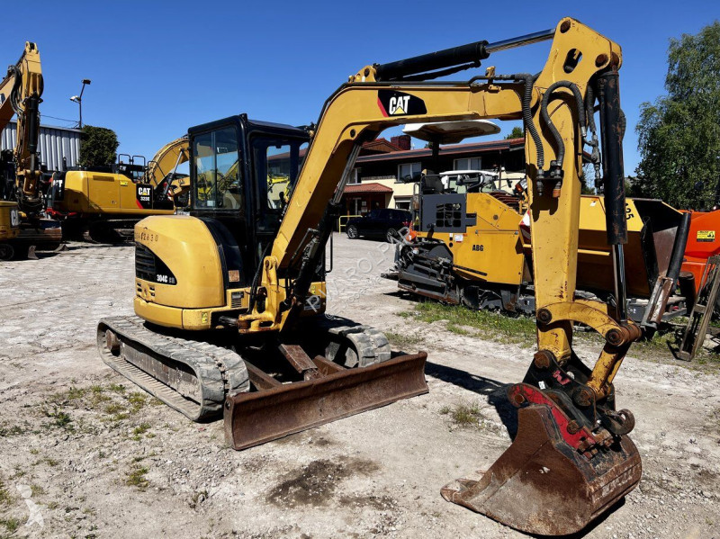 Lopatový nakládač Caterpillar CAT 304C