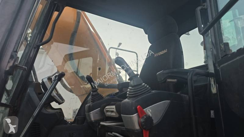 جرافة Hyundai HX260L