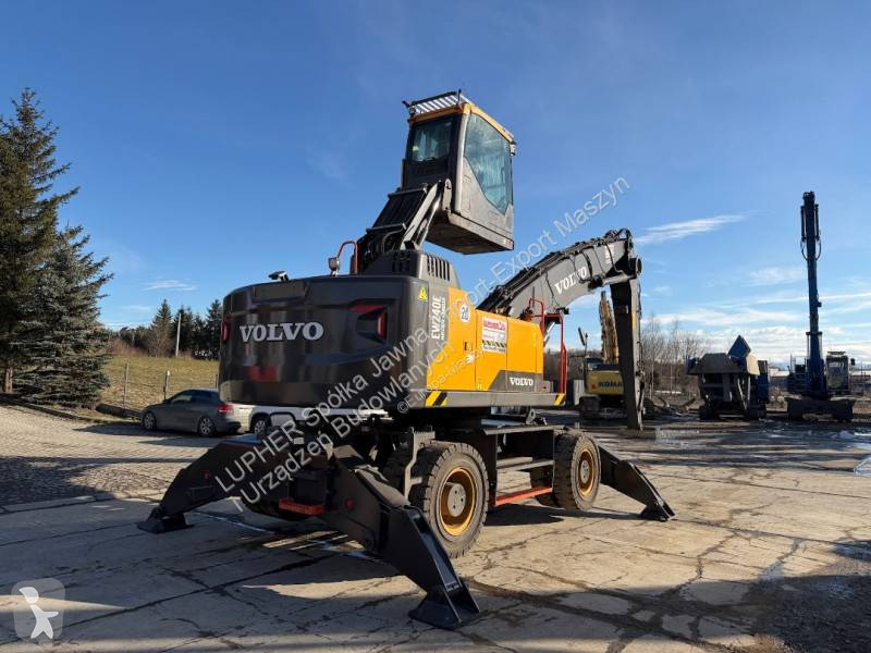 Lopatový nakládač Volvo EW240EMH