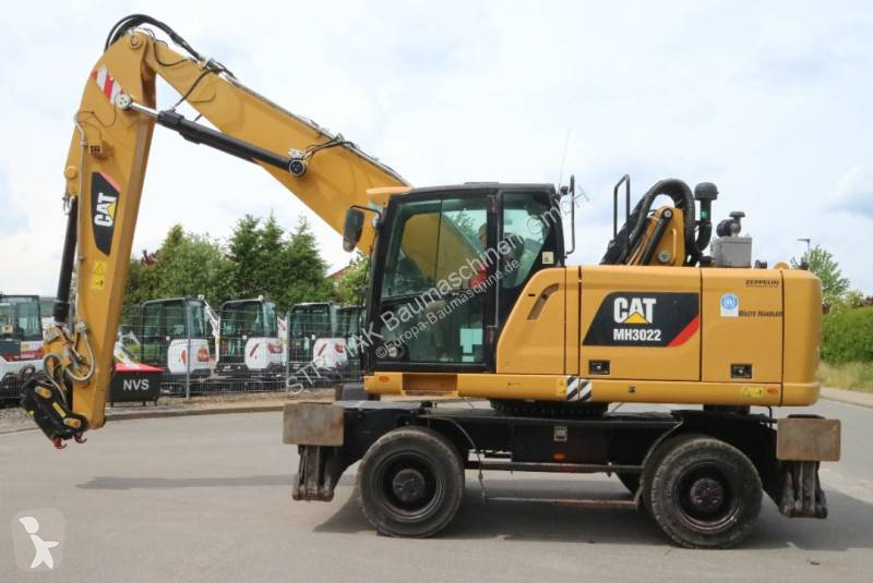 جرافة Caterpillar MH 3022