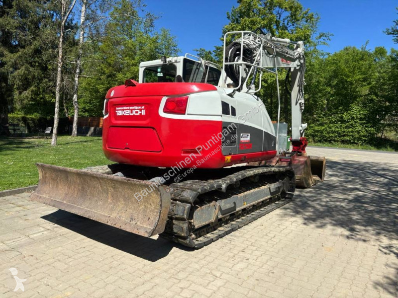 جرافة Takeuchi 2150