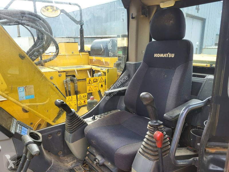 جرافة Komatsu PC138US-11