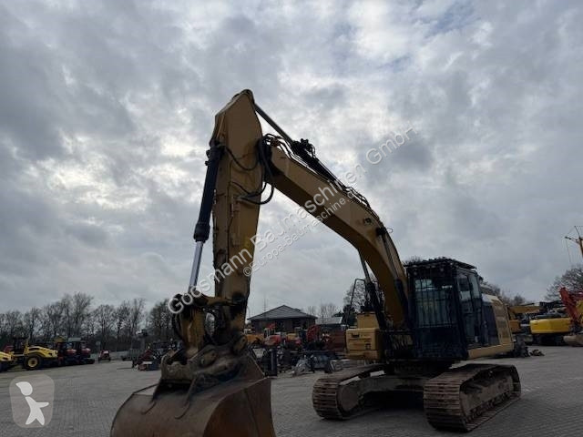 جرافة Caterpillar 326 F LN