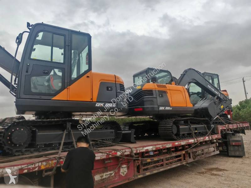 Lopatový nakládač Develon DX80D