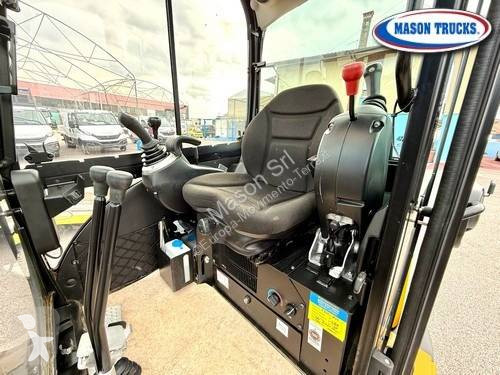 Lopatový nakládač JCB 8029 CTS