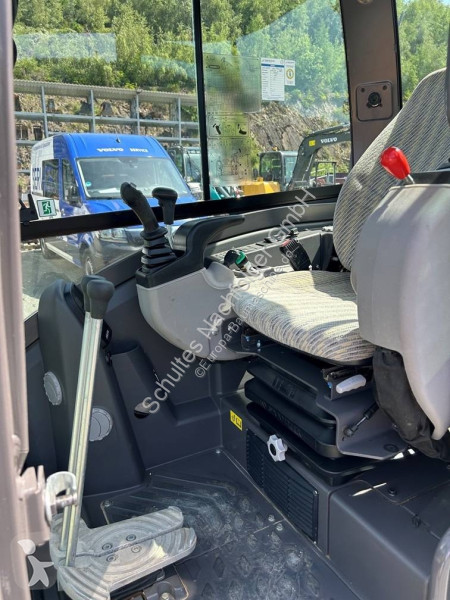 Escavatore Volvo D