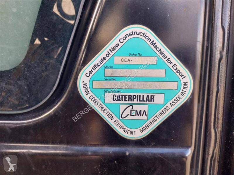 Rýpadlo Caterpillar 323