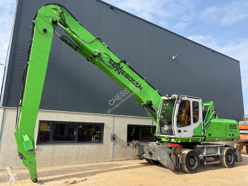 Escavatore Sennebogen 825