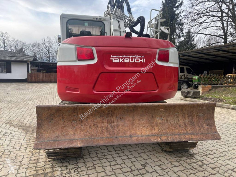 جرافة Takeuchi 2150