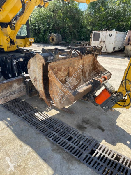 جرافة Komatsu PW98MR-11E0