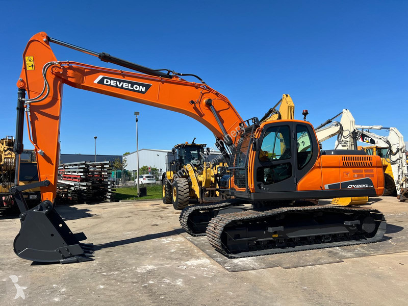 Lopatový nakládač Develon DX220LCA-2M tier 2...